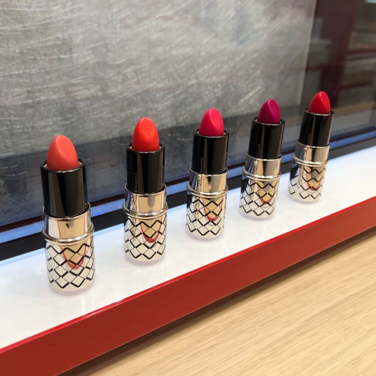 マキアージュ新製品の写真